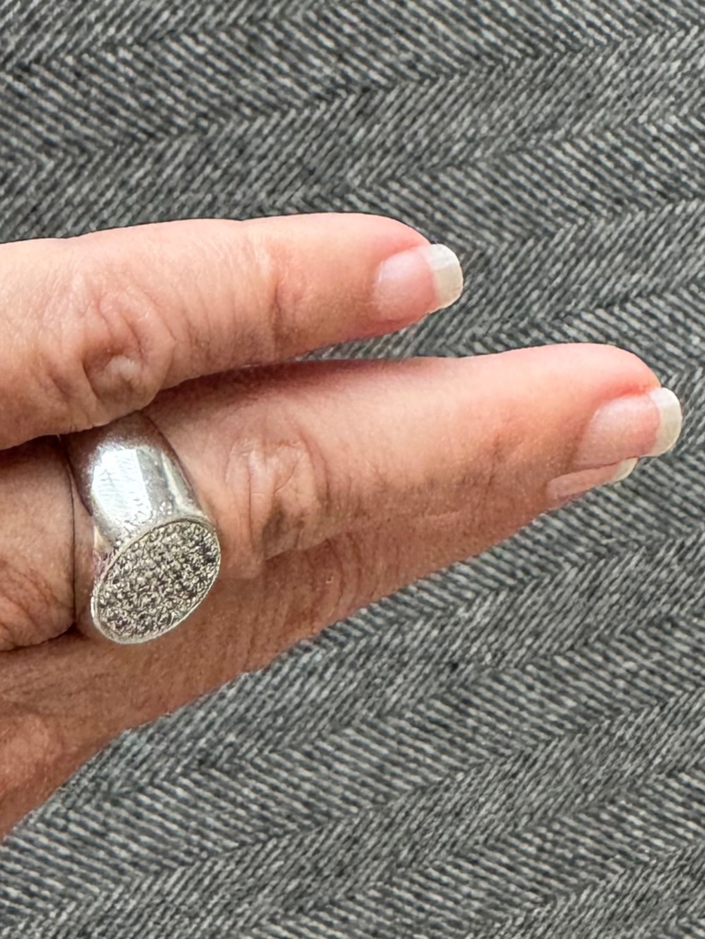 TIFFANY RING KNOCKOFF, PURCHASED IN ROME - Picture 6 of 15